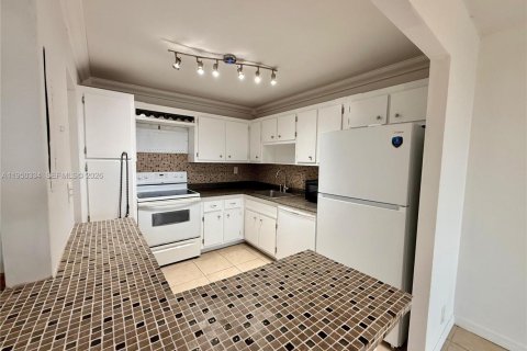 Купить кондоминиум в Холливуд, Флорида 1 спальня, 72.46м2, № 2005913 - фото 9