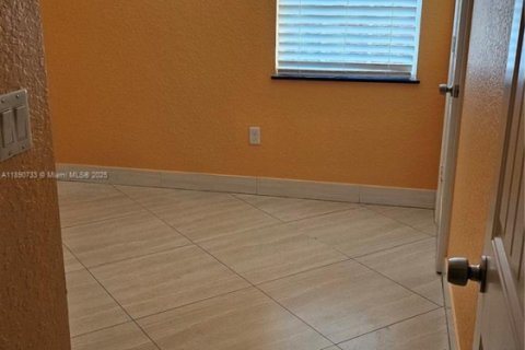 Casa en venta en Lake Worth, Florida, 5 dormitorios, 97.45 m2 № 1946322 - foto 20