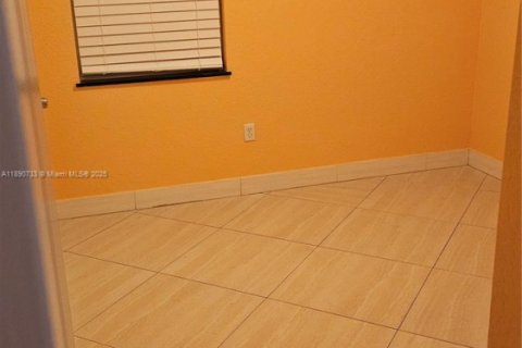 Casa en venta en Lake Worth, Florida, 5 dormitorios, 97.45 m2 № 1946322 - foto 10