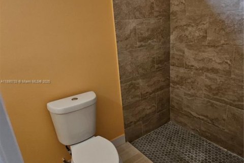 Casa en venta en Lake Worth, Florida, 5 dormitorios, 97.45 m2 № 1946322 - foto 19