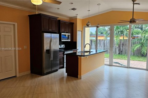 Casa en venta en Lake Worth, Florida, 5 dormitorios, 97.45 m2 № 1946322 - foto 4