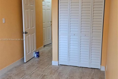 Casa en venta en Lake Worth, Florida, 5 dormitorios, 97.45 m2 № 1946322 - foto 13