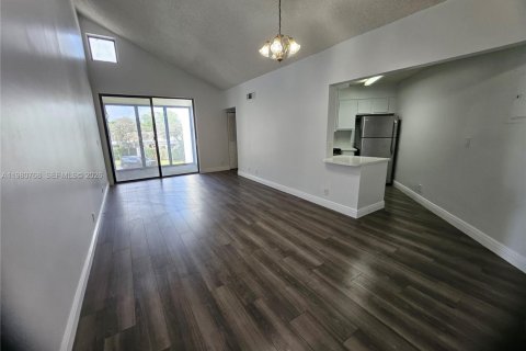 Снять в аренду кондоминиум в Окленд-Парк, Флорида 2 спальни, 82.68м2, № 2044026 - фото 5