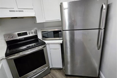 Снять в аренду кондоминиум в Окленд-Парк, Флорида 2 спальни, 82.68м2, № 2044026 - фото 6