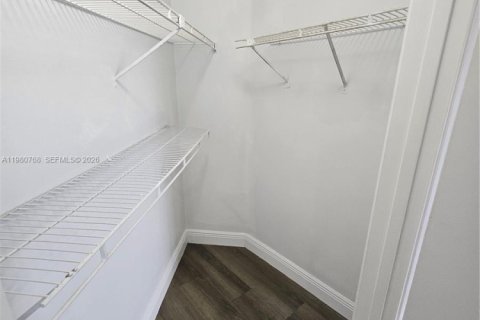 Снять в аренду кондоминиум в Окленд-Парк, Флорида 2 спальни, 82.68м2, № 2044026 - фото 16