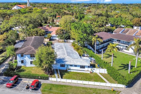 Commercial property in Miami Shores, Florida 262.17 sq.m. № 2090081 - photo 2
