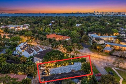 Commercial property in Miami Shores, Florida 262.17 sq.m. № 2090081 - photo 3