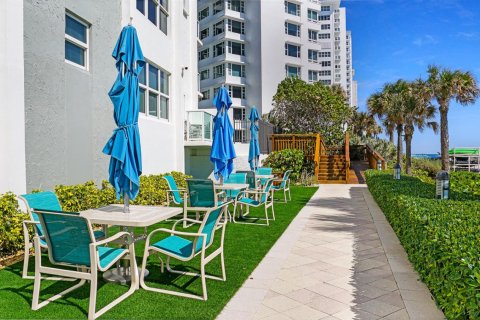 Condo in Fort Lauderdale, Florida, 1 bedroom  № 2246225 - photo 16
