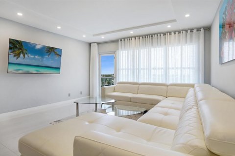 Condo in Fort Lauderdale, Florida, 1 bedroom  № 2246225 - photo 21