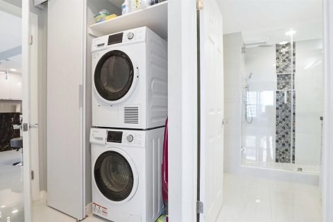 Condo in Fort Lauderdale, Florida, 1 bedroom  № 2246225 - photo 20