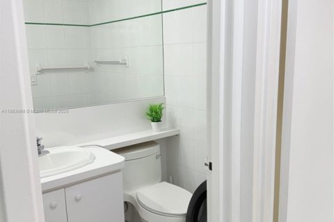 Снять в аренду кондоминиум в Санни-Айлс-Бич, Флорида 1 спальня, 92.07м2, № 1930834 - фото 14
