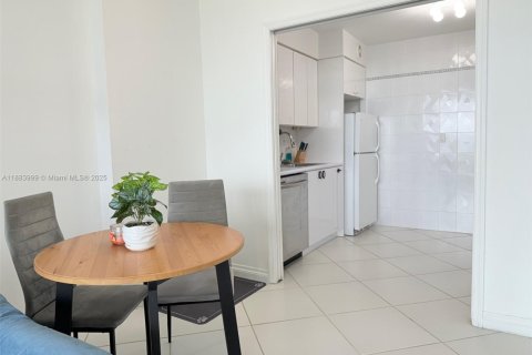 Снять в аренду кондоминиум в Санни-Айлс-Бич, Флорида 1 спальня, 92.07м2, № 1930834 - фото 19
