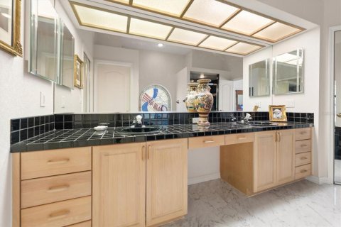 Casa en venta en Palm Harbor, Florida, 4 dormitorios, 249.35 m2 № 2167119 - foto 25