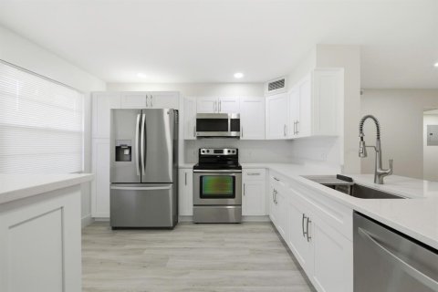 Copropriété à vendre à Coconut Creek, Floride: 2 chambres, 107.4 m2 № 2084379 - photo 3
