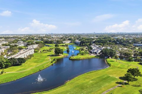 Copropriété à vendre à Coconut Creek, Floride: 2 chambres, 107.4 m2 № 2084379 - photo 20