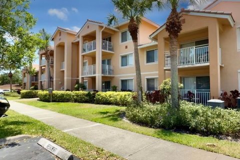Condo in Port St. Lucie, Florida, 2 bedrooms  № 2082949