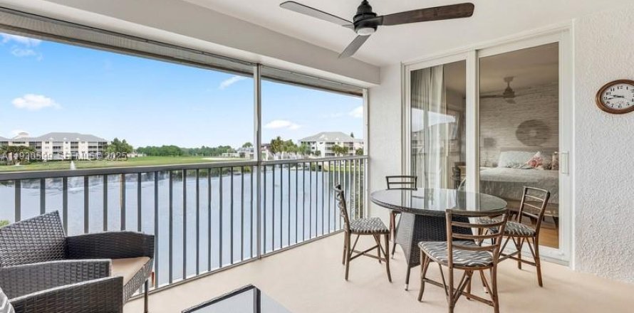 Condominio en Jupiter, Florida, 2 dormitorios № 1989307