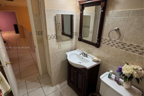 Купить виллу или дом в Хайалиа, Флорида 4 спальни, 242.57м2, № 1999363 - фото 17