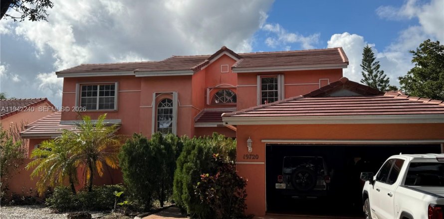 Villa ou maison à Hialeah, Floride 4 chambres, 242.57 m2 № 1999363