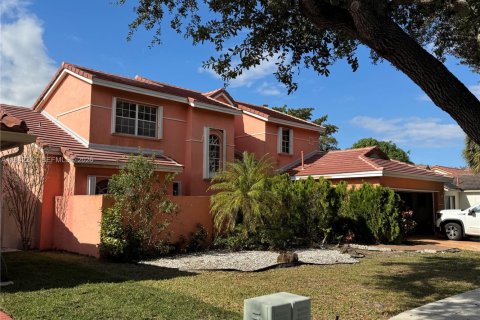 Villa ou maison à vendre à Hialeah, Floride: 4 chambres, 242.57 m2 № 1999363 - photo 3