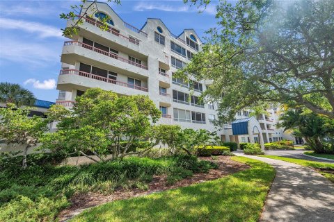 Condo in Clearwater, Florida, 2 bedrooms  № 1919729 - photo 4