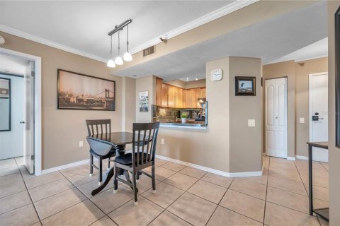 Condo in Clearwater, Florida, 2 bedrooms  № 1919729 - photo 11