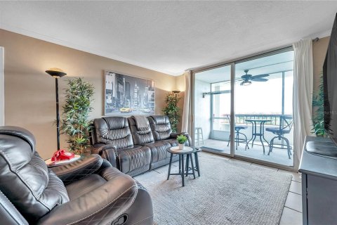 Condo in Clearwater, Florida, 2 bedrooms  № 1919729 - photo 13