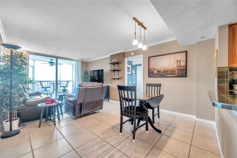 Condo in Clearwater, Florida, 2 bedrooms  № 1919729 - photo 8