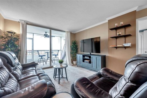 Condo in Clearwater, Florida, 2 bedrooms  № 1919729 - photo 12