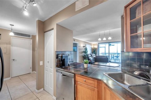 Condo in Clearwater, Florida, 2 bedrooms  № 1919729 - photo 20