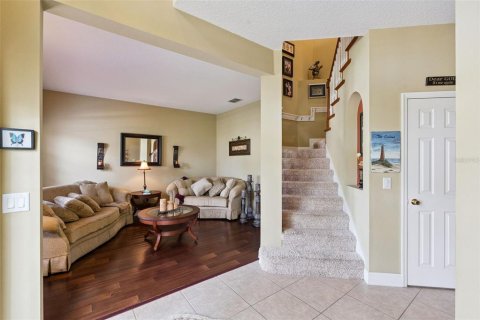 House in Clermont, Florida 5 bedrooms, 282.89 sq.m. № 2394040 - photo 4