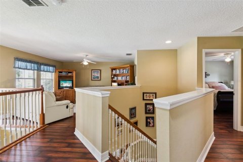 House in Clermont, Florida 5 bedrooms, 282.89 sq.m. № 2394040 - photo 27