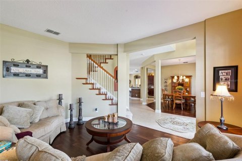House in Clermont, Florida 5 bedrooms, 282.89 sq.m. № 2394040 - photo 6