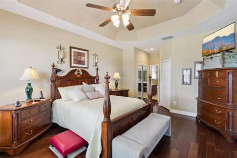 House in Clermont, Florida 5 bedrooms, 282.89 sq.m. № 2394040 - photo 18