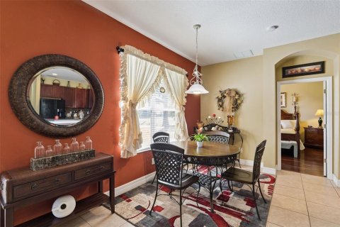 House in Clermont, Florida 5 bedrooms, 282.89 sq.m. № 2394040 - photo 17