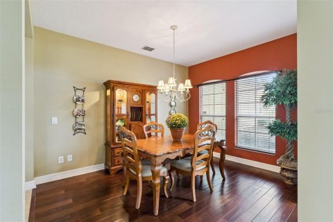 House in Clermont, Florida 5 bedrooms, 282.89 sq.m. № 2394040 - photo 10