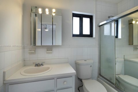 Townhouse in Miami, Florida 3 bedrooms, 114.18 sq.m. № 2087316 - photo 13