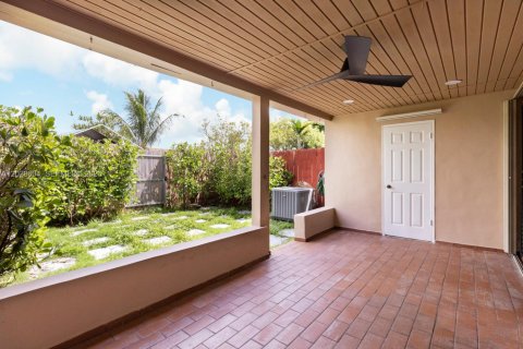 Townhouse in Miami, Florida 3 bedrooms, 114.18 sq.m. № 2087316 - photo 8