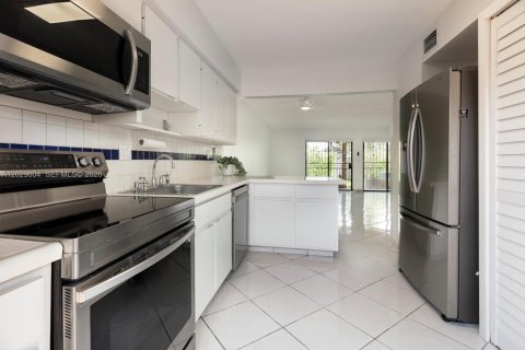 Townhouse in Miami, Florida 3 bedrooms, 114.18 sq.m. № 2087316 - photo 6