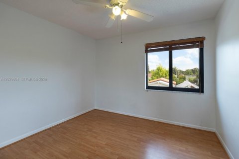 Townhouse in Miami, Florida 3 bedrooms, 114.18 sq.m. № 2087316 - photo 14