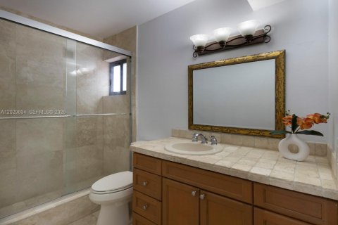 Townhouse in Miami, Florida 3 bedrooms, 114.18 sq.m. № 2087316 - photo 15