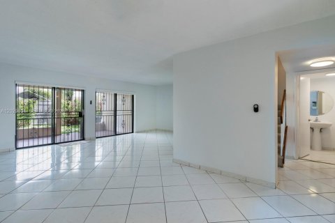 Townhouse in Miami, Florida 3 bedrooms, 114.18 sq.m. № 2087316 - photo 4