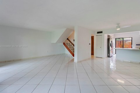 Townhouse in Miami, Florida 3 bedrooms, 114.18 sq.m. № 2087316 - photo 2