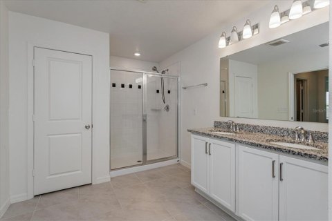 House in Mascotte, Florida 4 bedrooms, 217.58 sq.m. № 2377978 - photo 13