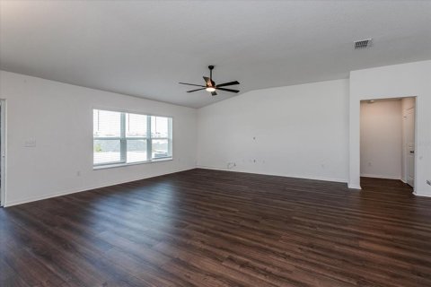 House in Mascotte, Florida 4 bedrooms, 217.58 sq.m. № 2377978 - photo 9