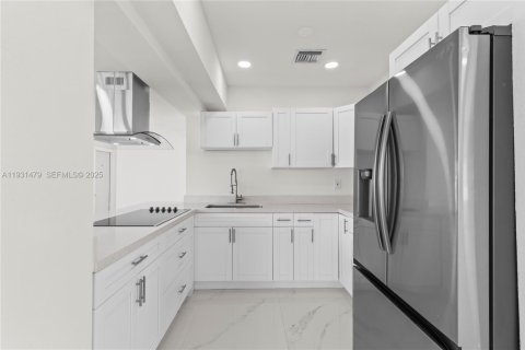 Купить виллу или дом в Вест-Парк, Флорида 3 спальни, 108.14м2, № 1991611 - фото 21