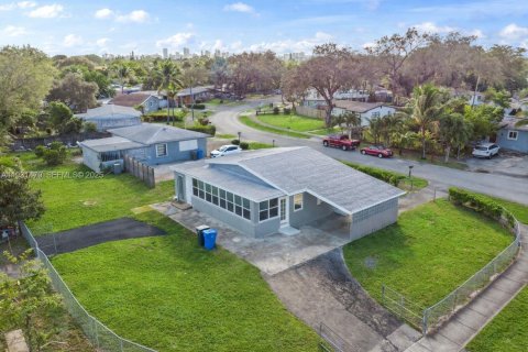 Купить виллу или дом в Вест-Парк, Флорида 3 спальни, 108.14м2, № 1991611 - фото 17