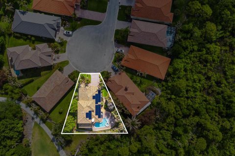 House in Palm City, Florida 3 bedrooms, 265.61 sq.m. № 2087554 - photo 9