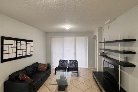 Снять в аренду кондоминиум в Дорал, Флорида 3 спальни, 118.08м2, № 2017071 - фото 5