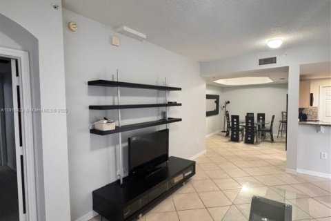 Снять в аренду кондоминиум в Дорал, Флорида 3 спальни, 118.08м2, № 2017071 - фото 3